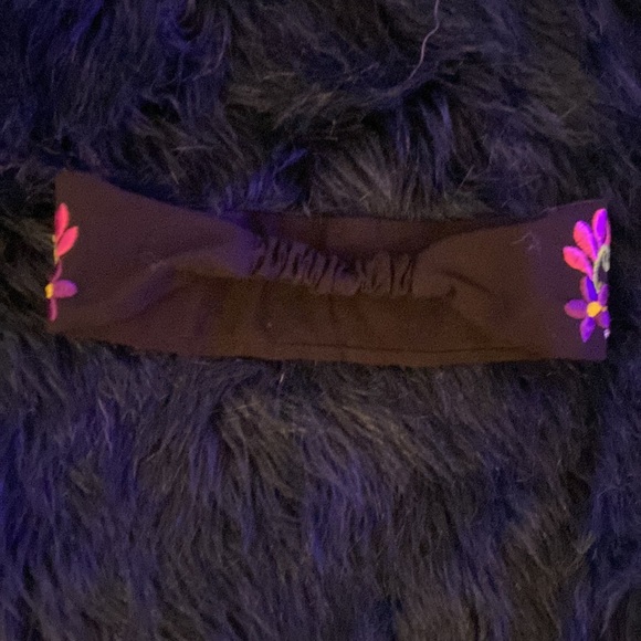 Embroidered handmade black headband - Picture 3 of 3